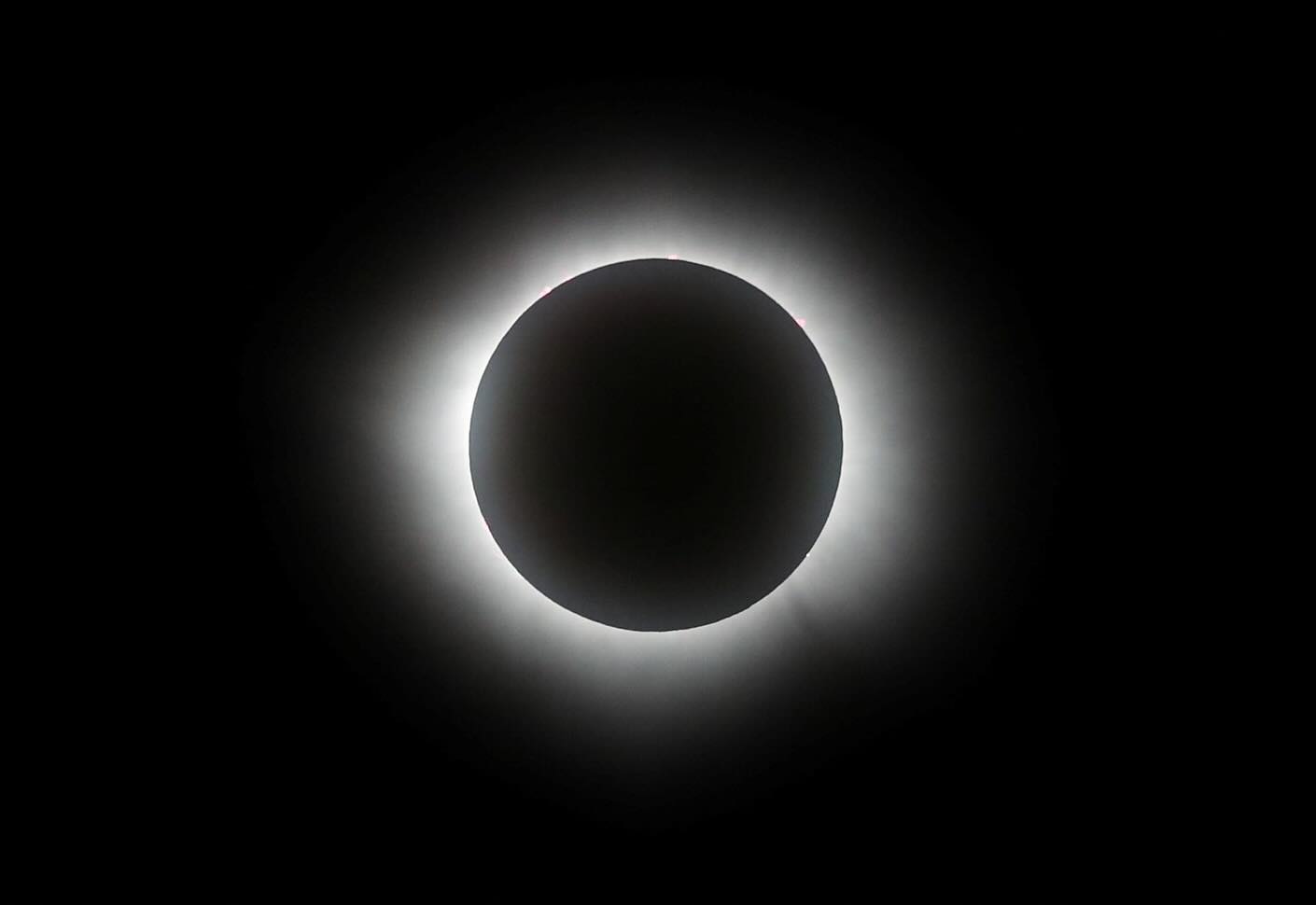 1337635