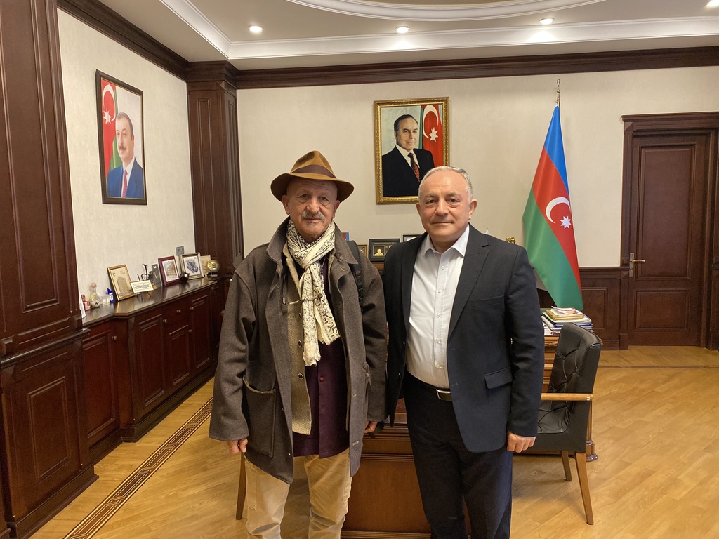 Rektor dünyaşöhrətli fotojurnalist Reza Deqati ilə görüşüb